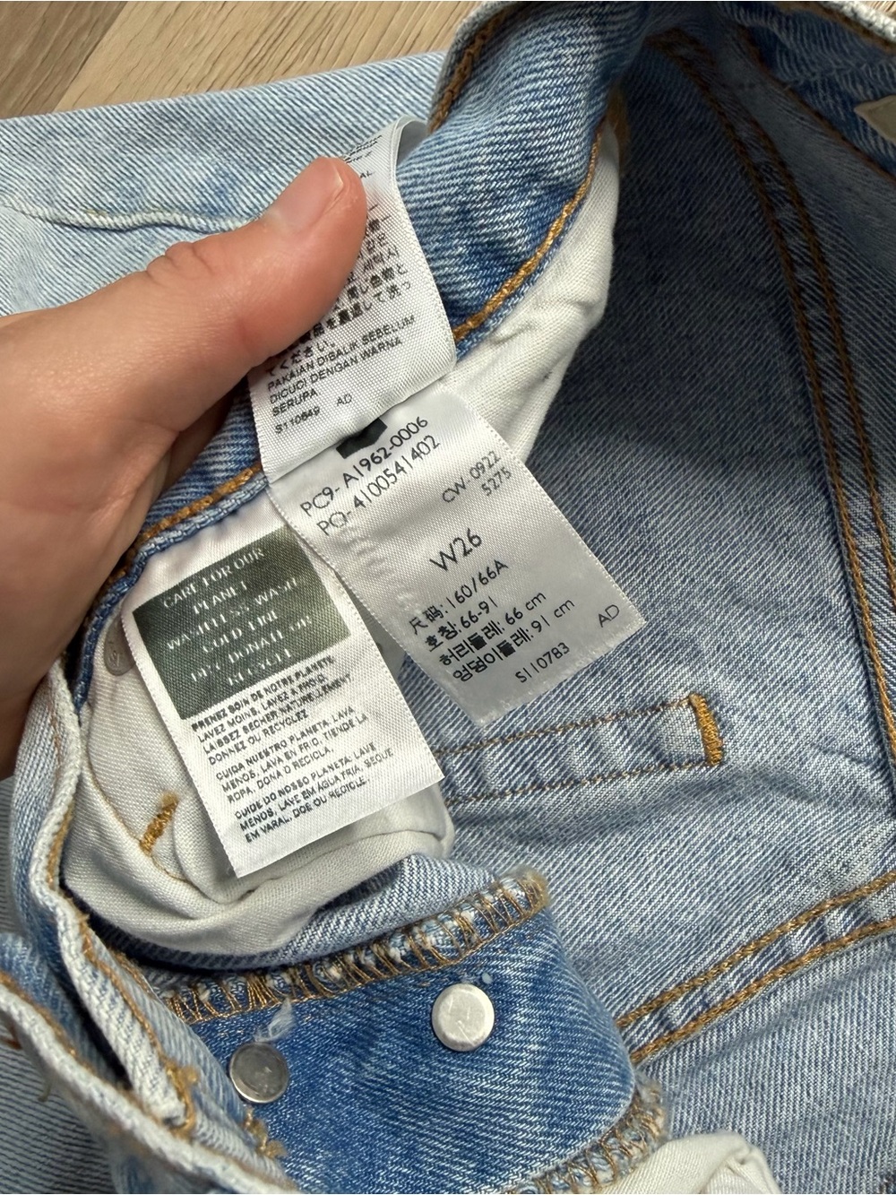Levi’s 501 mid thigh shorts - W26 - Picture 5 of 6
